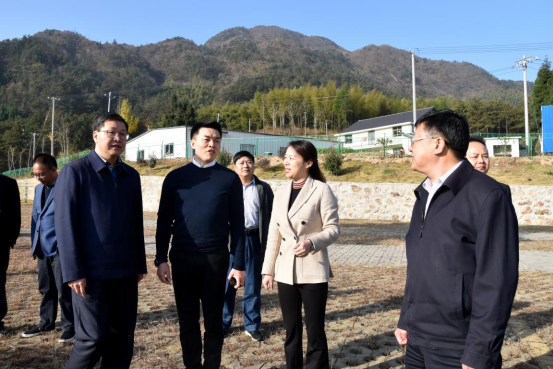 景域驴妈妈集团董事长洪清华率队来潜山考察370.png